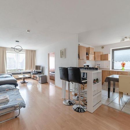 Schoene, Moeblierte Wohnung Mit Balkon Und Tiefgarage Dusseldorf Luaran gambar